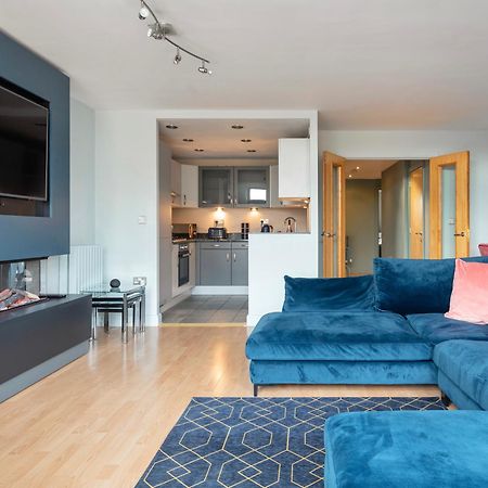 Excel, O2, Canary Wharf, London City Airport - Free Parking Exterior photo